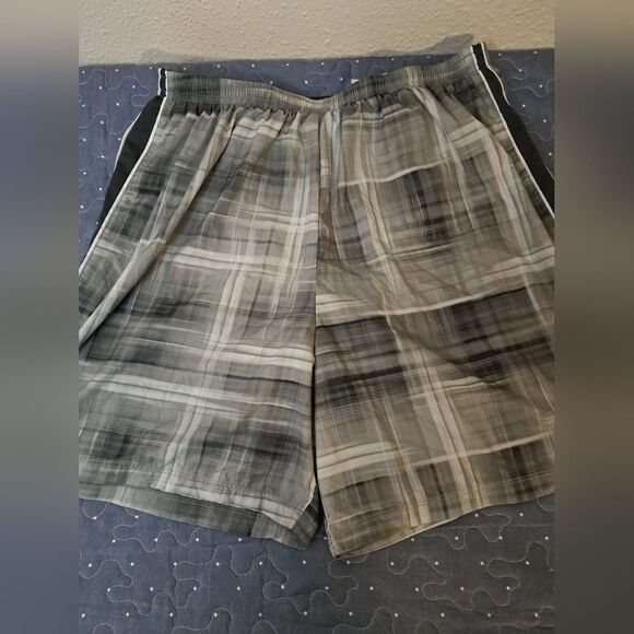 NIke Dri fit shorts size large - Picture 1 of 4